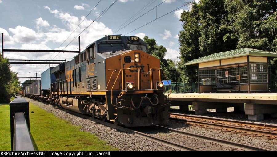 CSX 3102 leads Q032